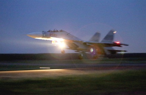 Phi công tiêm kích SU -30MKV Việt Nam học lái thế nào? - ảnh 5