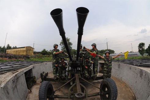 Luyện tác chiến tại Lữ đoàn Phòng không 77 trong tình hình mới - ảnh 1