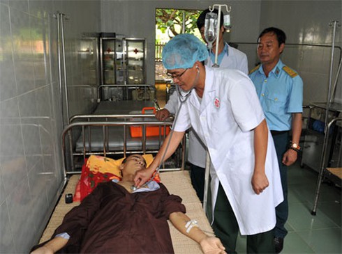 Trường Sa: Bay cấp cứu thành công sư trụ trì chùa Song Tử Tây - ảnh 2