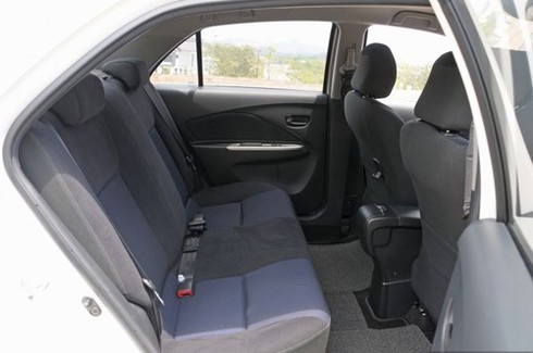 So sánh Toyota Vios mới và cũ - ảnh 11