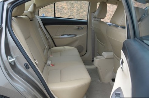 So sánh Toyota Vios mới và cũ - ảnh 10