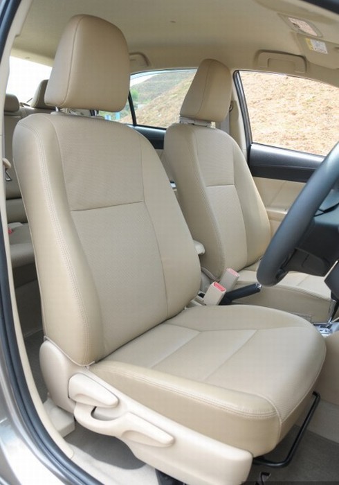 So sánh Toyota Vios mới và cũ - ảnh 8