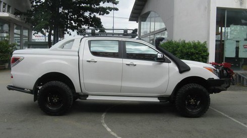 Mazda BT-50 độ hầm hố tại Sài Gòn - ảnh 3