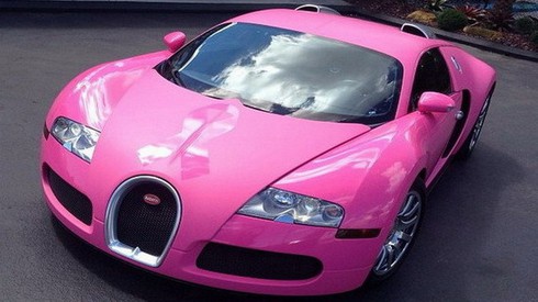 Tuyên truyền chống ung thư vú bằng Bugatti Veyron màu hồng