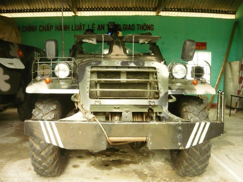 Clip khám phá xe thiết giáp BTR 152 đối phó bão Haiyan - ảnh 1