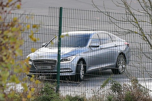 Hyundai Genesis 2015 bất ngờ lộ mặt - ảnh 2