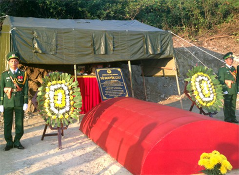 30 bộ quân trang đặc biệt cho lực lượng bảo vệ mộ Đại tướng - ảnh 1