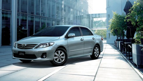 Cuối năm, thả ga đi Corolla Altis không lo hết xăng - ảnh 1
