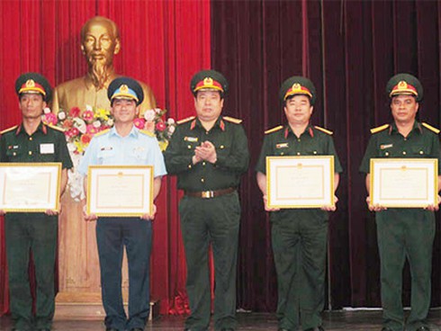 Diễn tập Bảo vệ Tổ quốc năm 2013 - ảnh 2