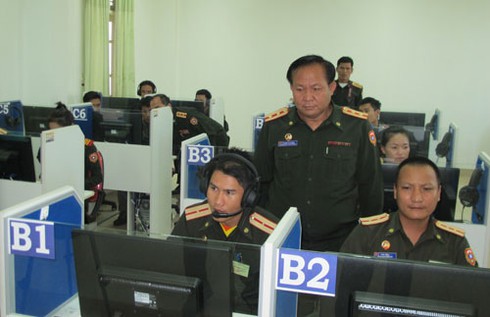 Hình ảnh xe thiết giáp, pháo binh, không quân Lào - ảnh 15