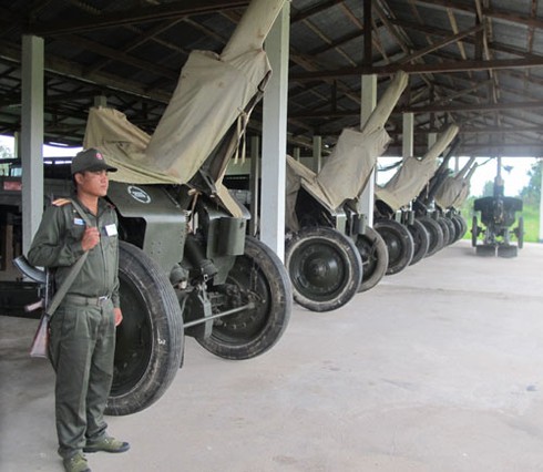 Hình ảnh xe thiết giáp, pháo binh, không quân Lào - ảnh 5