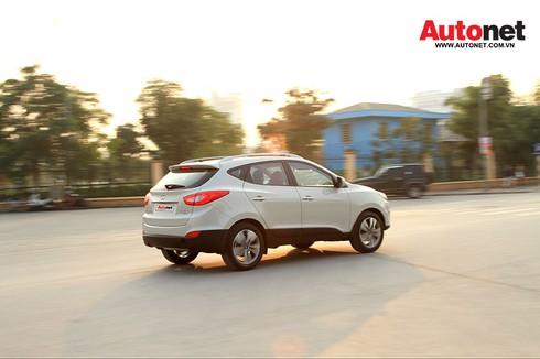 Đánh giá Huyndai Tucson 2014 chạy trên đường VN - ảnh 4