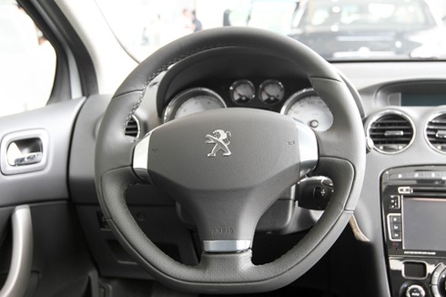 Hụt hẫng với giá xe Peugeot mới tại Việt Nam - ảnh 7