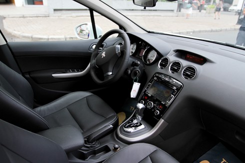 Hụt hẫng với giá xe Peugeot mới tại Việt Nam - ảnh 2