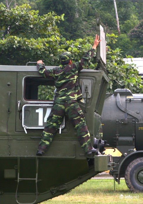 Các Tư lệnh hải quân ASEAN thăm Đoàn tên lửa 679 - ảnh 2