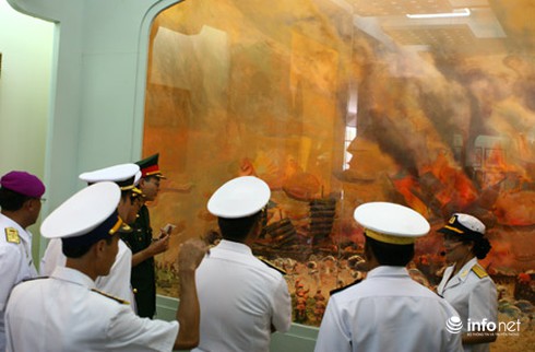 Các Tư lệnh hải quân ASEAN thăm Đoàn tên lửa 679 - ảnh 8