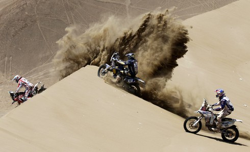 Những hình ảnh đẹp nhất cuộc đua Dakar Rally 2014 - ảnh 5