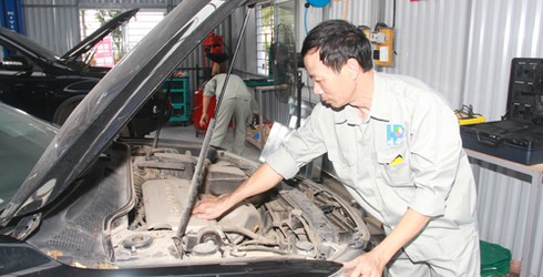 Lưu ý khi thay dầu cho xe chạy số tự động - ảnh 1