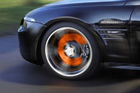 Đạp phanh xe ô tô sao cho an toàn? - ảnh 1