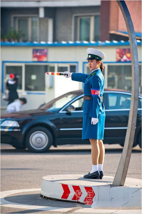 Điều ít biết về các nữ CSGT xinh đẹp Triều Tiên - ảnh 10