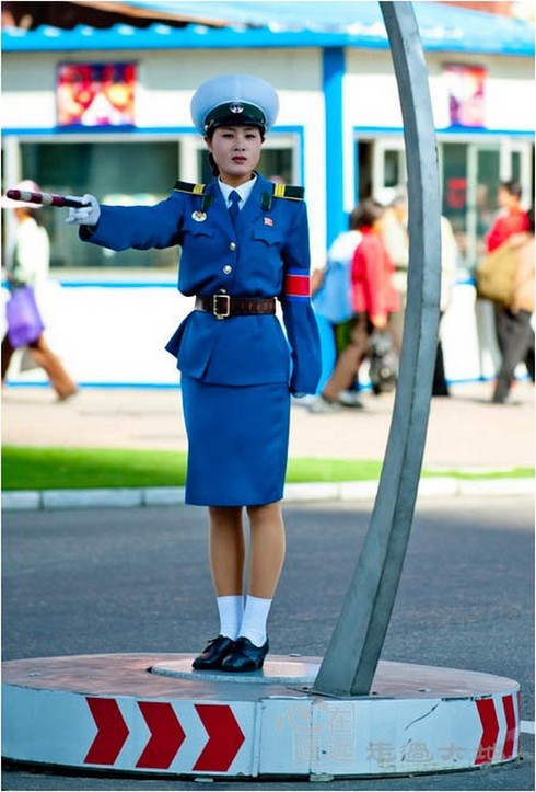 Điều ít biết về các nữ CSGT xinh đẹp Triều Tiên - ảnh 11