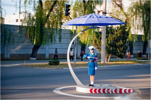 Điều ít biết về các nữ CSGT xinh đẹp Triều Tiên - ảnh 4