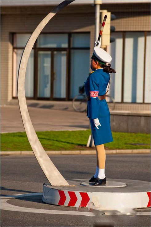 Điều ít biết về các nữ CSGT xinh đẹp Triều Tiên - ảnh 7