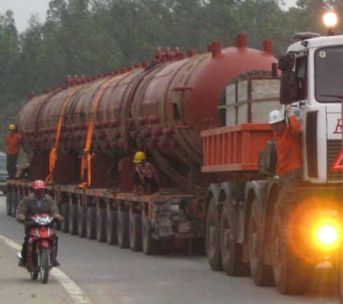 'Siêu xe' 158 bánh xuất hiện tại Hà Tĩnh - ảnh 1