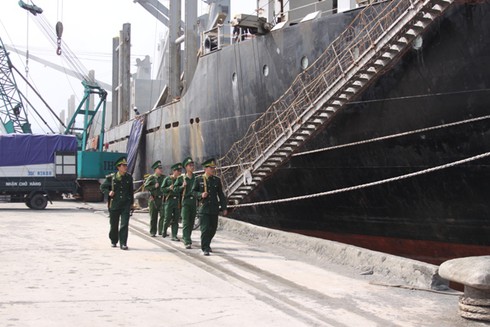 Theo chân lực lượng đặc biệt bảo vệ cảng Vũng Áng - Sơn Dương - ảnh 4