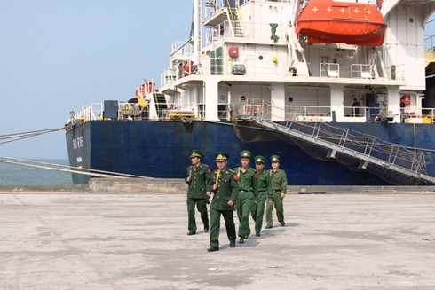 Theo chân lực lượng đặc biệt bảo vệ cảng Vũng Áng - Sơn Dương - ảnh 5