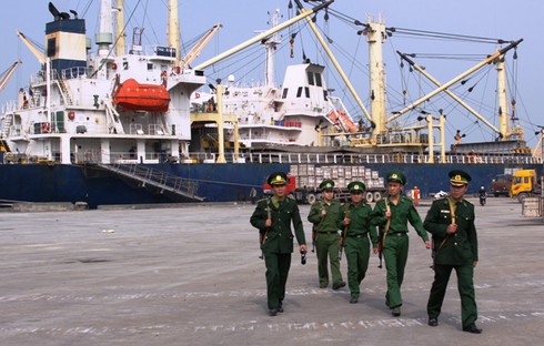 Theo chân lực lượng đặc biệt bảo vệ cảng Vũng Áng - Sơn Dương - ảnh 6