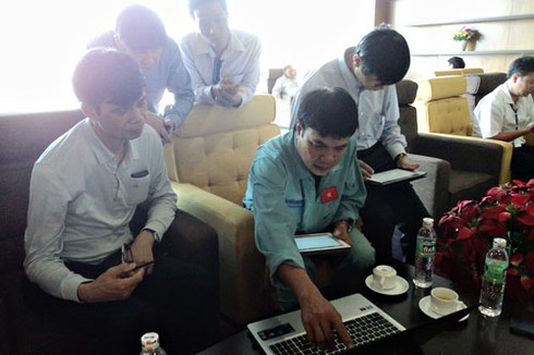 Hình ảnh trực thăng và thủy phi cơ đến tọa độ nghi vấn - ảnh 1