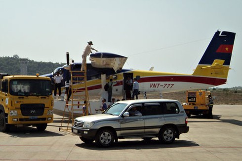 Hình ảnh trực thăng và thủy phi cơ đến tọa độ nghi vấn - ảnh 2