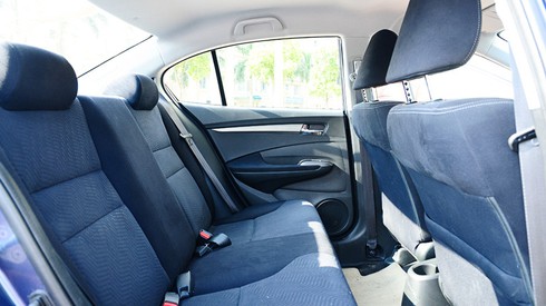 Chọn Toyota Vios 2014, Honda City 2013 hay Nissan Sunny? - ảnh 9