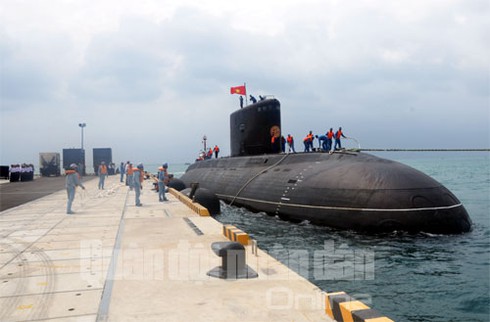 Tàu ngầm Kilo thứ 2 đã về cảng Cam Ranh - ảnh 8