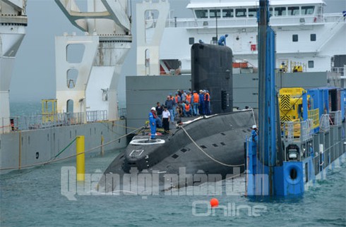 Tàu ngầm Kilo thứ 2 đã về cảng Cam Ranh - ảnh 2