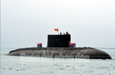 Tàu ngầm Kilo thứ 2 đã về cảng Cam Ranh - ảnh 3