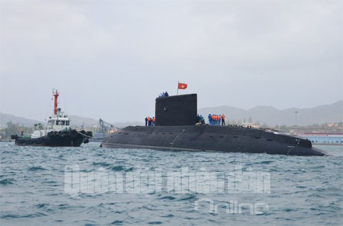 Tàu ngầm Kilo thứ 2 đã về cảng Cam Ranh - ảnh 4