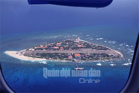 Thủy phi cơ DHC-6 không quân VN lần đầu hạ cánh xuống Trường Sa - ảnh 2