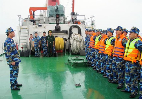 Tàu cảnh sát biển VN và Ngư chính TQ kiểm tra liên hợp trên biển - ảnh 5