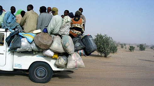 Ly kỳ như đi xe khách đường dài ở châu Phi - ảnh 4