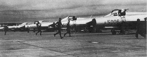 Không lực Mỹ trong chiến tranh VN và nỗi khiếp sợ mang tên MIG-21 - ảnh 2