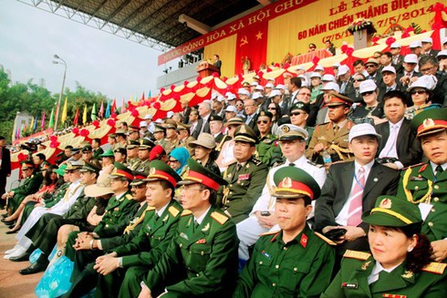 Diễu binh, diễu hành kỷ niệm 60 năm chiến thắng Điện Biên Phủ - ảnh 6