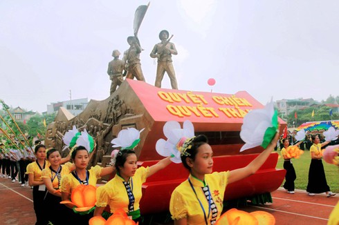 Diễu binh, diễu hành kỷ niệm 60 năm chiến thắng Điện Biên Phủ - ảnh 21