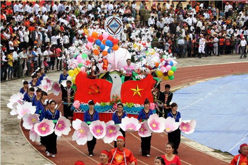 Diễu binh, diễu hành kỷ niệm 60 năm chiến thắng Điện Biên Phủ - ảnh 8