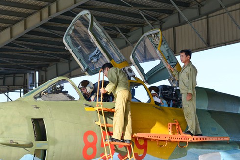 Toàn cảnh Tiêm kích bom SU22-M4 vào mùa bay huấn luyện - ảnh 4