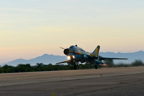 Toàn cảnh Tiêm kích bom SU22-M4 vào mùa bay huấn luyện - ảnh 3