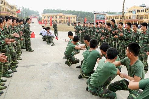 Xem bộ đội Hà Nội tập thể thao trên thiết bị hiện đại - ảnh 1