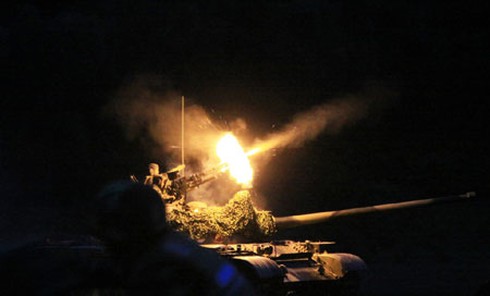 Cận cảnh xe tăng, pháo phòng không Sư đoàn 390 vượt sông - ảnh 9