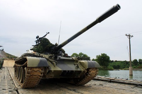 Cận cảnh xe tăng, pháo phòng không Sư đoàn 390 vượt sông - ảnh 4